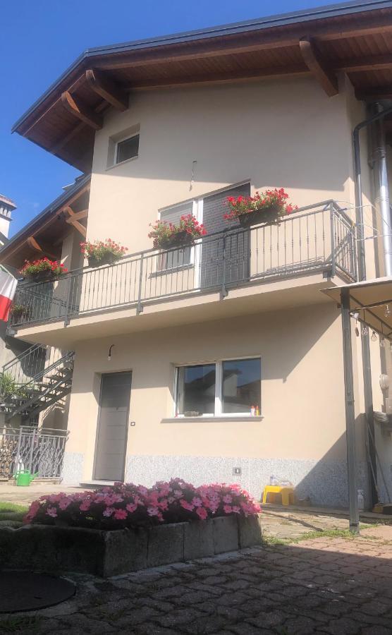 Апартаменти "La Bella Della Cappuccina" Casa Con Parcheggio Interno Gratuito Домодоссола Екстер'єр фото