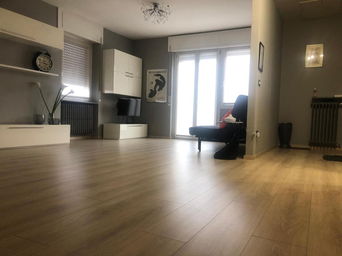 Апартаменти "La Bella Della Cappuccina" Casa Con Parcheggio Interno Gratuito Домодоссола Екстер'єр фото